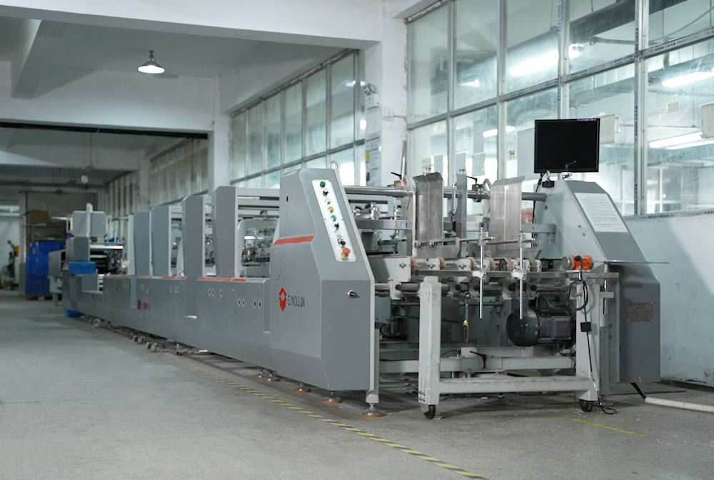 東莞產(chǎn) 粵龍牌 YL-1100PC-C型 高速自動糊盒機(jī)及噴槍系統(tǒng)